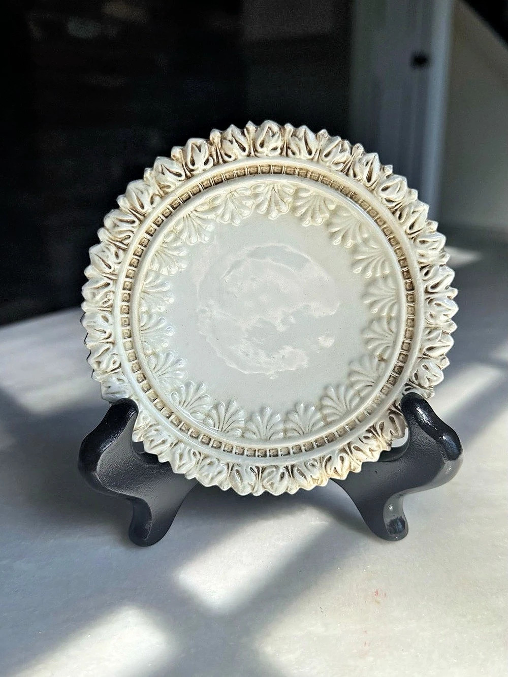 Handmade Studio Pottery 4” Cream Leaf Acanthus Trinket Dish Signed Artisan Plate